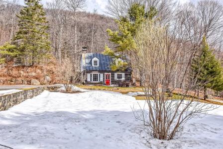 2780 Rue de la Girouette, Sainte-Adèle, Quebec J8B 2C5, Canada