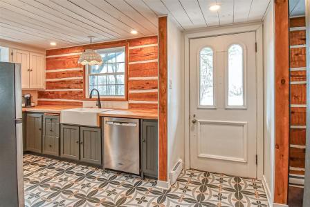 2780  Rue de la Girouette, Sainte-Adèle, Quebec J8B 2C5, Canada