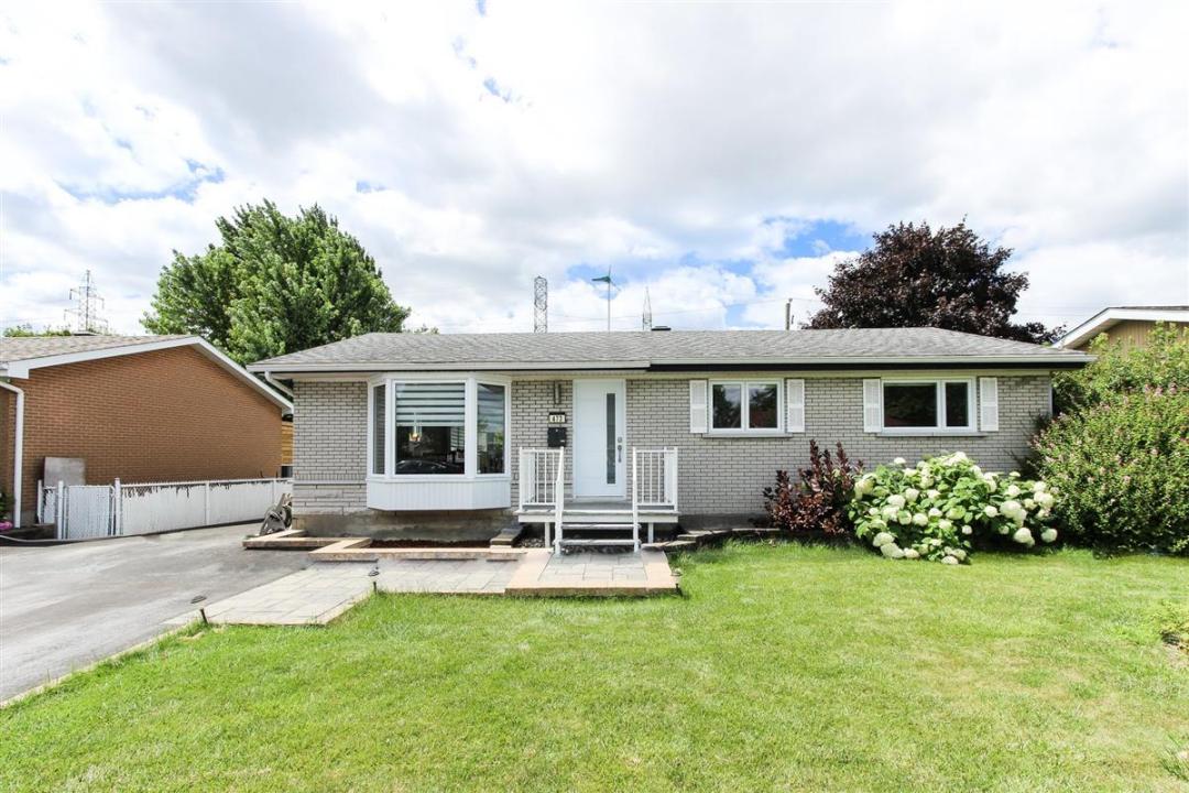 473 Rue Iberville, Laval (Fabreville), Quebec H7P 3S3, Kanada