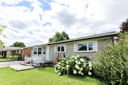 473  Rue Iberville, Laval (Fabreville), Quebec H7P 3S3, Canada
