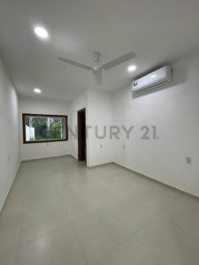 Nanawa esquina Julia Miranda Cueto de Estigarribia , Villa Elisa, Central 00001, Paragwaj