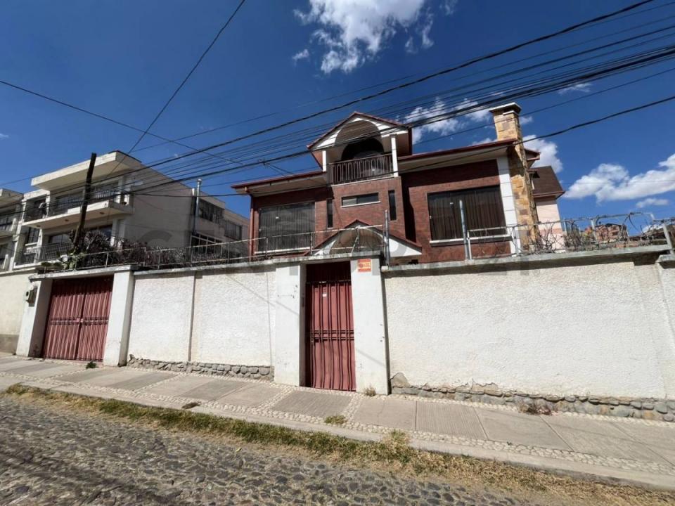 Calle Luis Nardin Rivas esquina Calle 13 N° 8301 , La Paz, La Paz 00001, 볼리비아