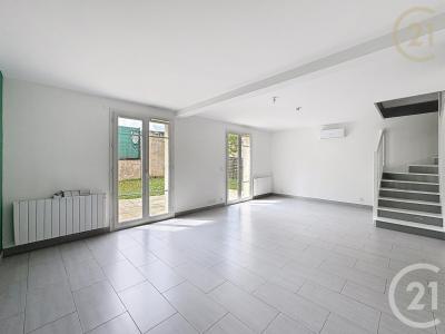 Pringy, Île-de-France 77310, Francia