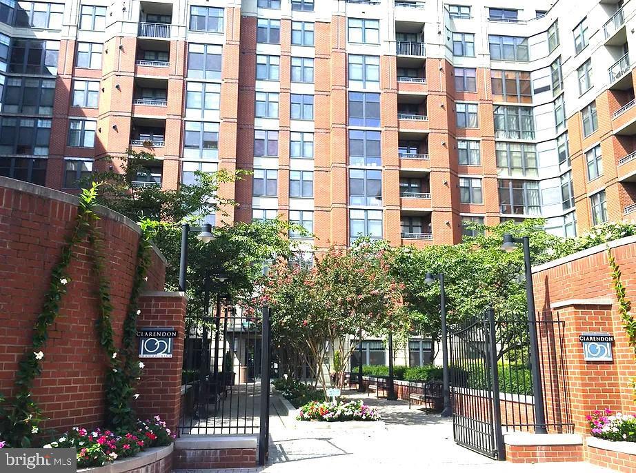 1021 Garfield Unit# 403, Arlington, Wirginia 22201, USA