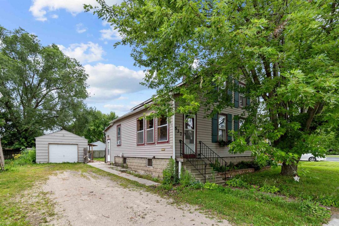 537 W 4th Avenue, Oshkosh, 威斯康辛州 54902, 美國