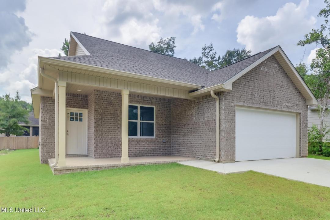 9932 Kahana Street, Diamondhead, Mississippi 39525, USA