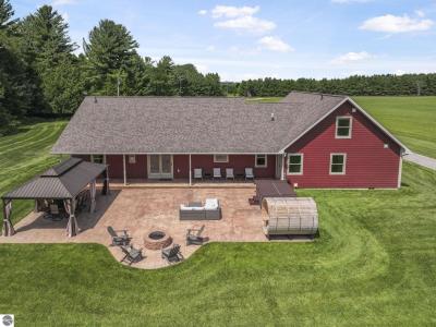 4608 E 14 Road, Manton, Michigan 49663