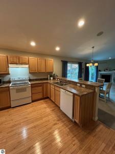 3834 Creekside Drive, Traverse City, 密西根州 49684, 美國