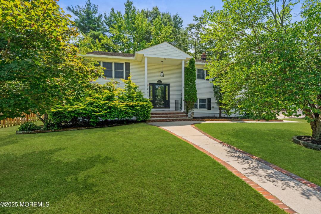 712 Carol Avenue, Oakhurst, New Jersey 07755