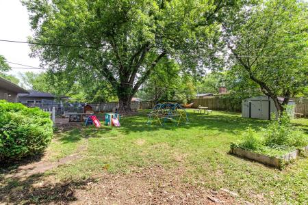 918 Arizona Avenue, Ames, Iowa 50014, USA