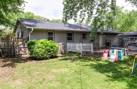 918 Arizona Avenue, Ames, Iowa 50014, USA