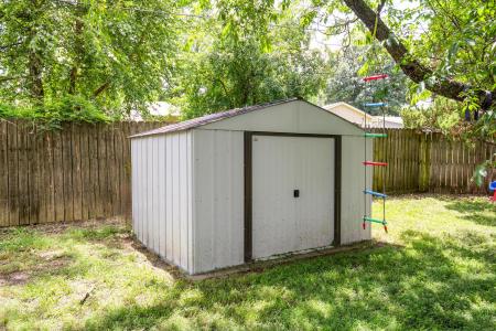 918 Arizona Avenue, Ames, Iowa 50014, USA