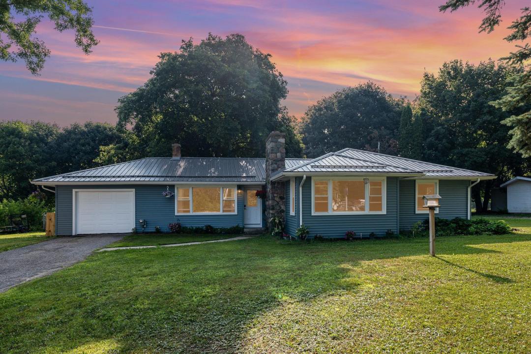 319 S M-18, Gladwin, Michigan 48624, USA