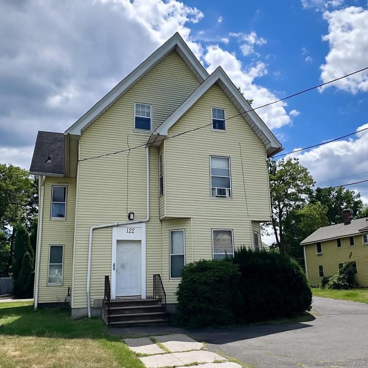 122 W Main Street, Plainville, Connecticut 06062, USA