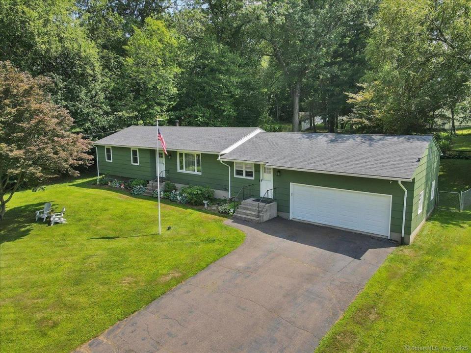 210 Hicks Avenue, Meriden, Connecticut 06451, USA