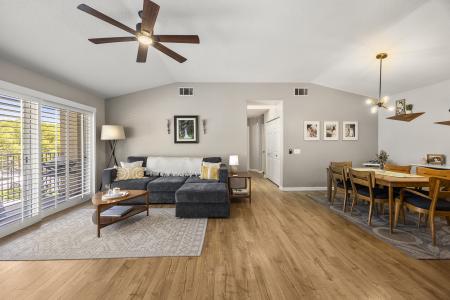 8008 E. Snapdragon Lane, Anaheim Hills, 加州 92808, 美國
