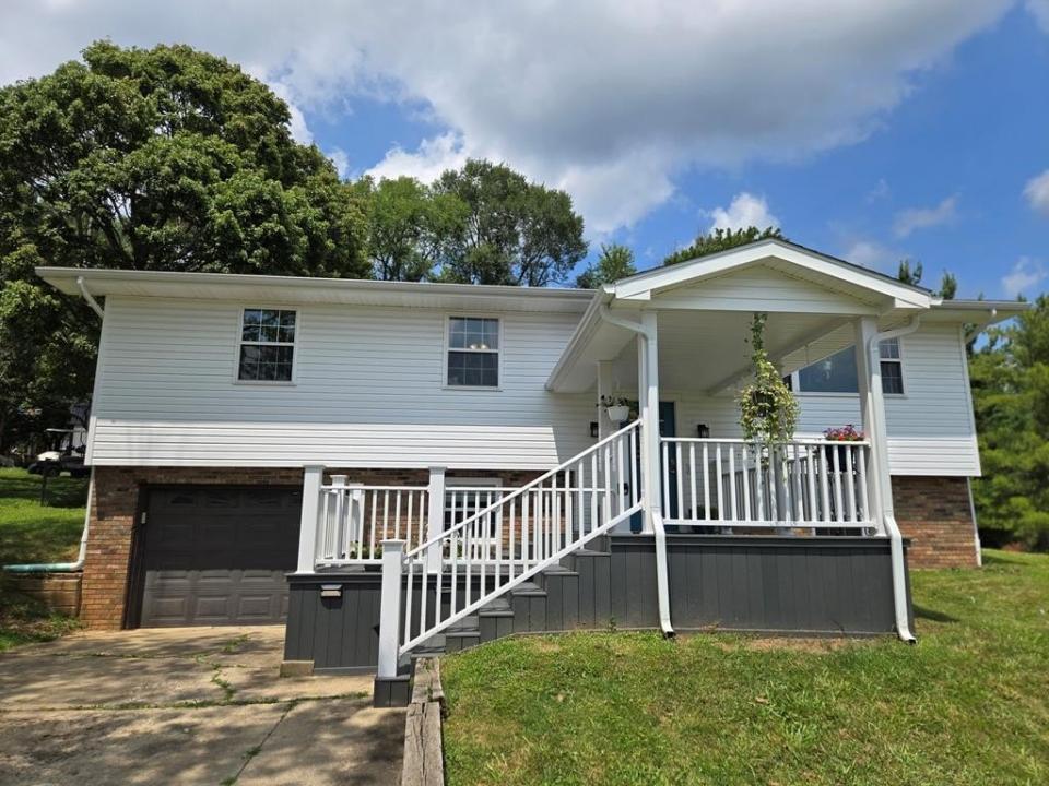 27 Lakewood Dr., Lucasville, אוהיו 45648, ארצות הברית של אמריקה 