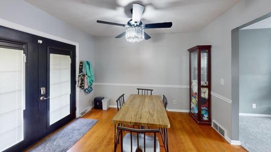 27 Lakewood Dr., Lucasville, אוהיו 45648, ארצות הברית של אמריקה 
