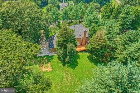 250 Golden Woods Court, Great Falls, Virginia 22066
