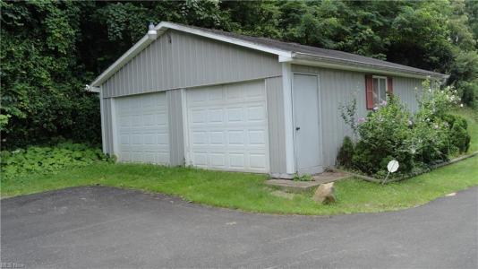 108 Linger Drive, Chester, Западная Вирджиния 26034, Соединенные Штаты