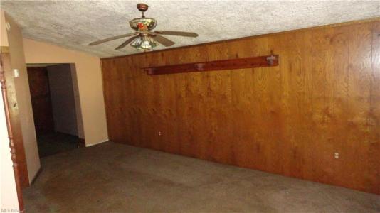 108 Linger Drive, Chester, Западная Вирджиния 26034, Соединенные Штаты