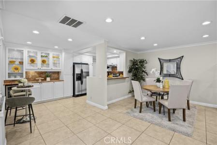 45 Tangerine, Irvine, Kalifornia 92618, USA