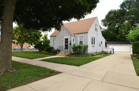 1529 N 33rd Avenue, Melrose Park, Illinois 60160, USA