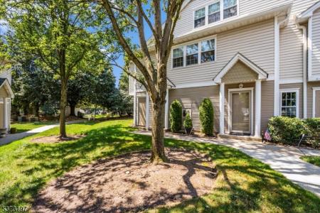 37 Mayer Dr, Clifton City, NJ 07012-1651, USA