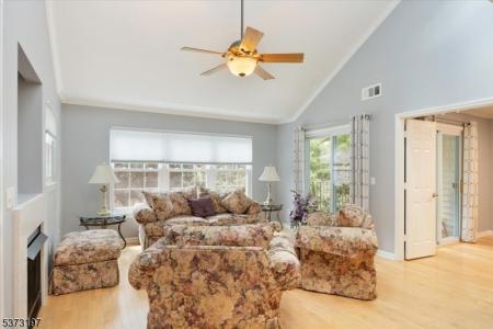 37 Mayer Dr, Clifton City, New Jersey 07012-1651, USA
