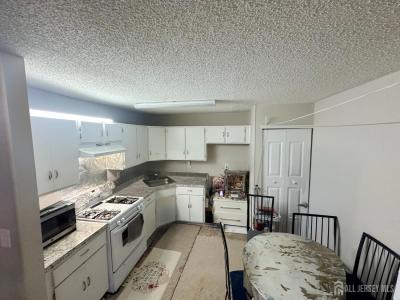 -52 Joyner Court, Lawrence, 紐澤西州 08648, 美國