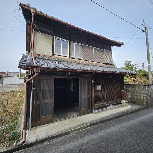 上野伊予町1049-6, 伊賀市, Mie 518-0852, Japon