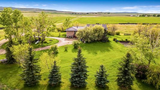 153059 RG RD 283 ROAD, Nanton, Alberta T0L 1R0, Canada