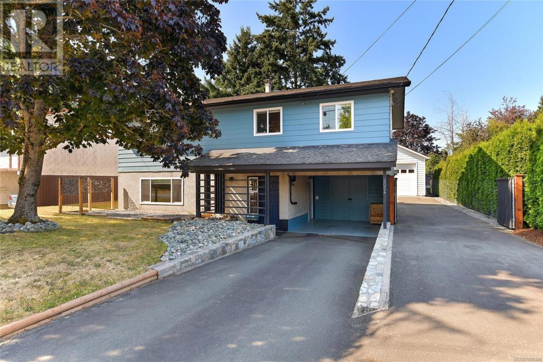 2024 ARDWELL AVENUE, Sidney, 不列颠哥伦比亚省 V8L 2L4, 加拿大