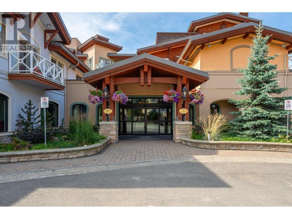 3250 VILLAGE WAY, Sun Peaks, كولومبيا البريطانية V0E 5N0, كندا 