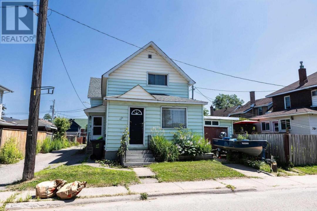 212 HUDSON ST, Sault Ste Marie, Ontario P6A 1T5, Canadá