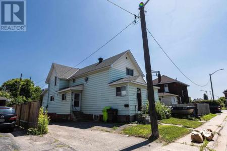 212 HUDSON ST, Sault Ste Marie, Ontario P6A 1T5, Canadá