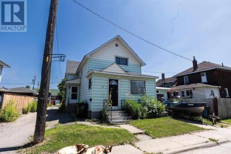 212 HUDSON ST, Sault Ste Marie, Ontario P6A 1T5, Canadá