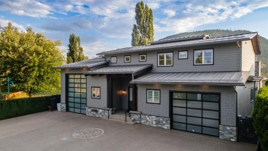 1420 SILVER SANDS ROAD, Sicamous, British Columbia V0E 2V4, Canada