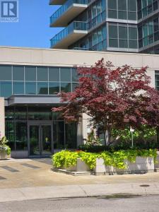 35 BRIAN PECK CRESCENT, Toronto (thorncliffe Park), Ontario M4G 0A5, Canada