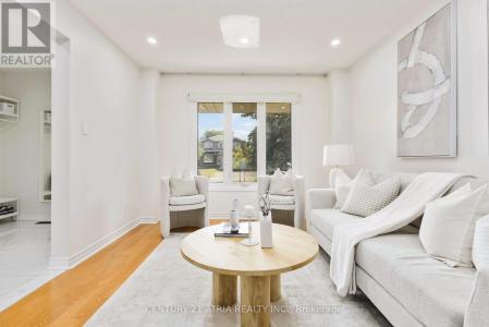11 VALLEY CENTRE DRIVE, Toronto (rouge), Ontario M1X 1K9, Canada
