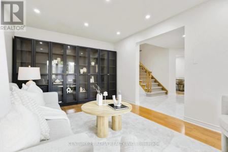 11 VALLEY CENTRE DRIVE, Toronto (rouge), 安大略省 M1X 1K9, 加拿大