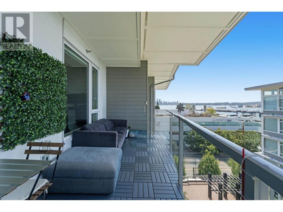 255 WEST 1ST STREET, North Vancouver, Kolumbia Brytyjska V7M 3G8, Kanada