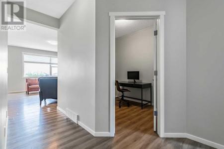 28 BELMONT TERRACE, Calgary, Alberta T2X 4H6, Kanada