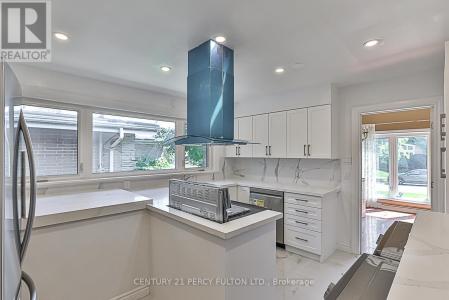 6 BLITHFIELD AVENUE, Toronto (bayview Village), 安大略省 M2K 1Y1, 加拿大