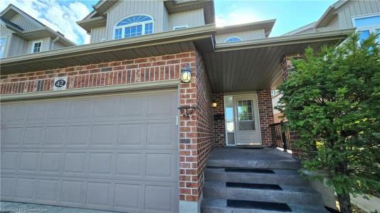 42 BRIDLERIDGE STREET, Kitchener, Ontario N2P 2V1, Kanada