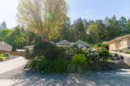 2516 ANDOVER RD, Nanoose Bay, British Columbia V9P 9K5, Canada