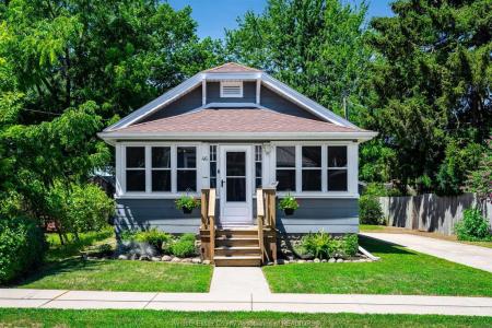 46 SPRUCE STREET NORTH, Kingsville, Ontario N9Y 1G3, Canada