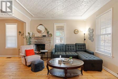 453 MAY STREET, North Dundas, Ontario K0C 2K0, Canada