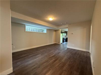401 GREENFIELD AVENUE, Kitchener, オンタリオ N2C 1E6, カナダ