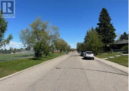 4951 10 AVENUE SOUTHWEST, Calgary, Alberta T3C 0M3, Canada